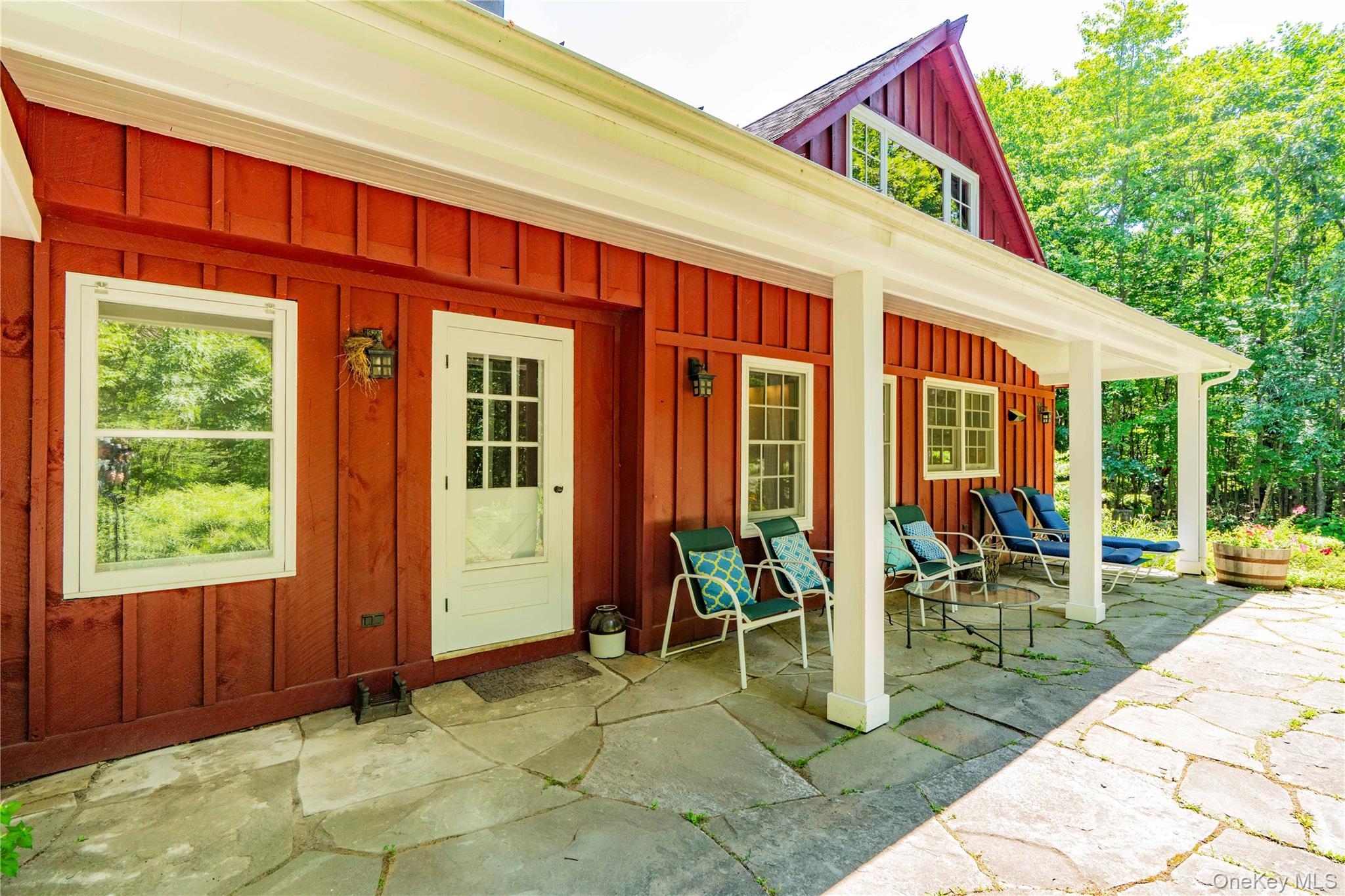 695 Wolf Hill Road Property Photo 14