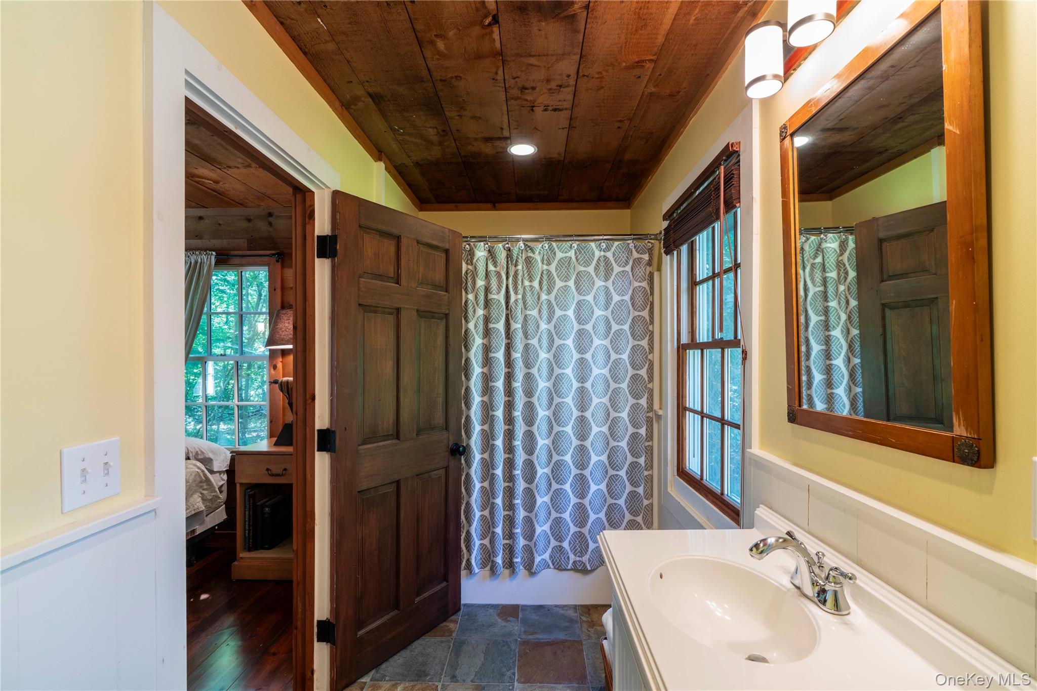 695 Wolf Hill Road Property Photo 30