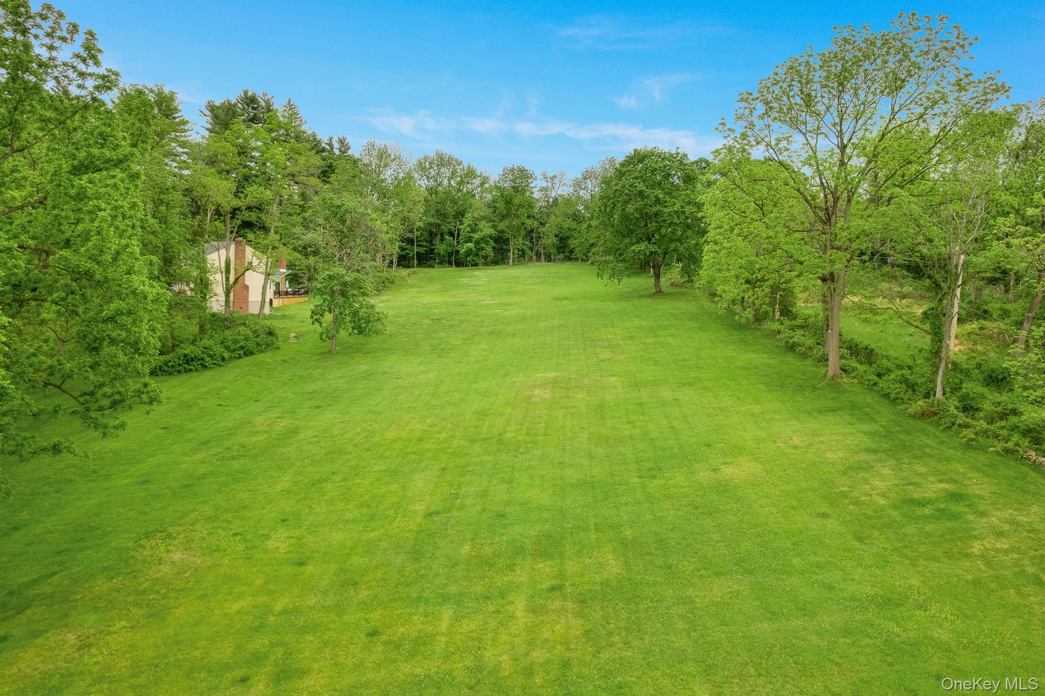 8 Kingwood Park Property Photo 2