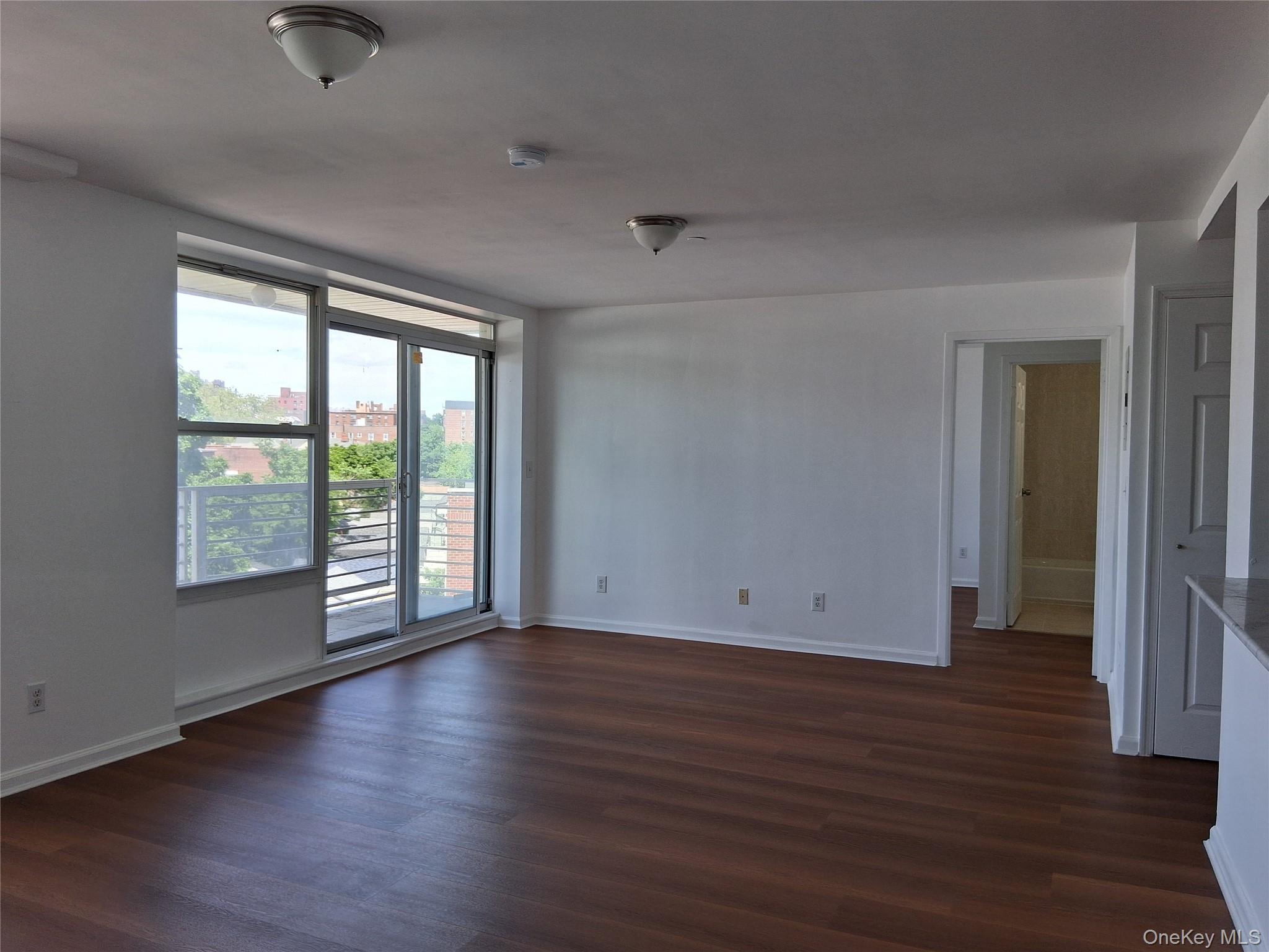 81-15 Queens Boulevard 4j Property Photo 12