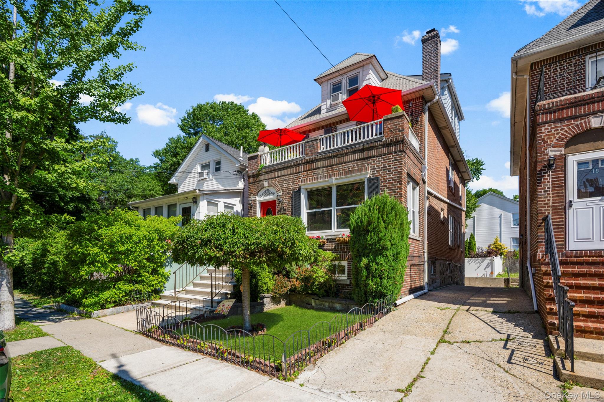 15 E 235th Street Property Photo 1