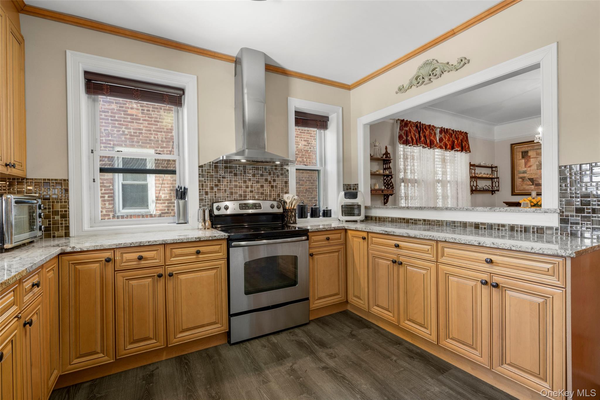 15 E 235th Street Property Photo 13