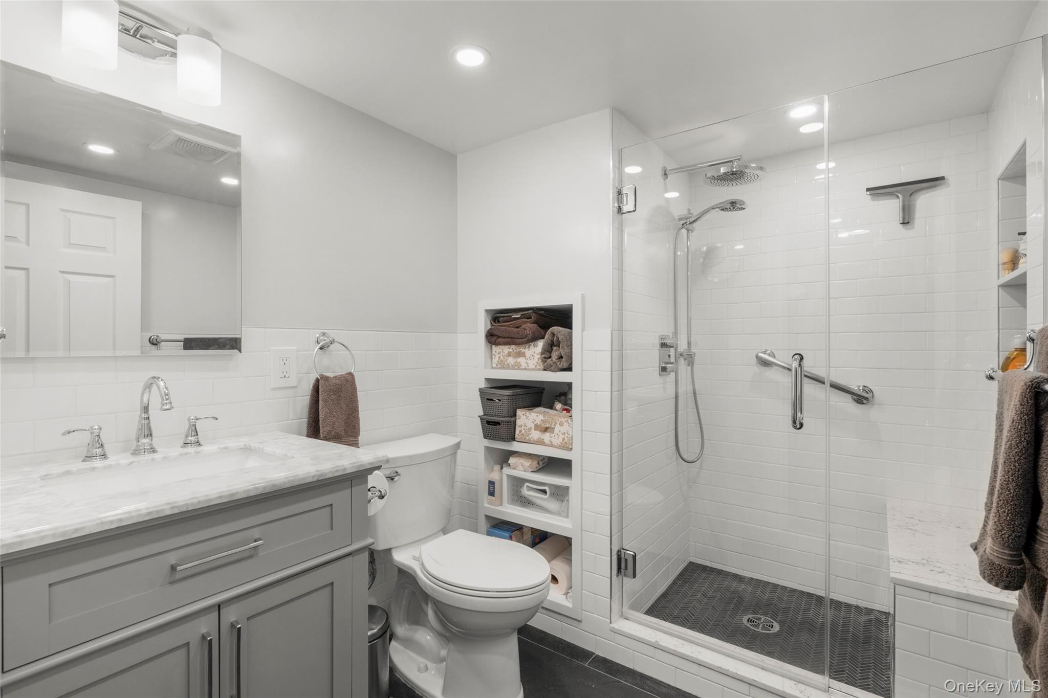 15 E 235th Street Property Photo 26
