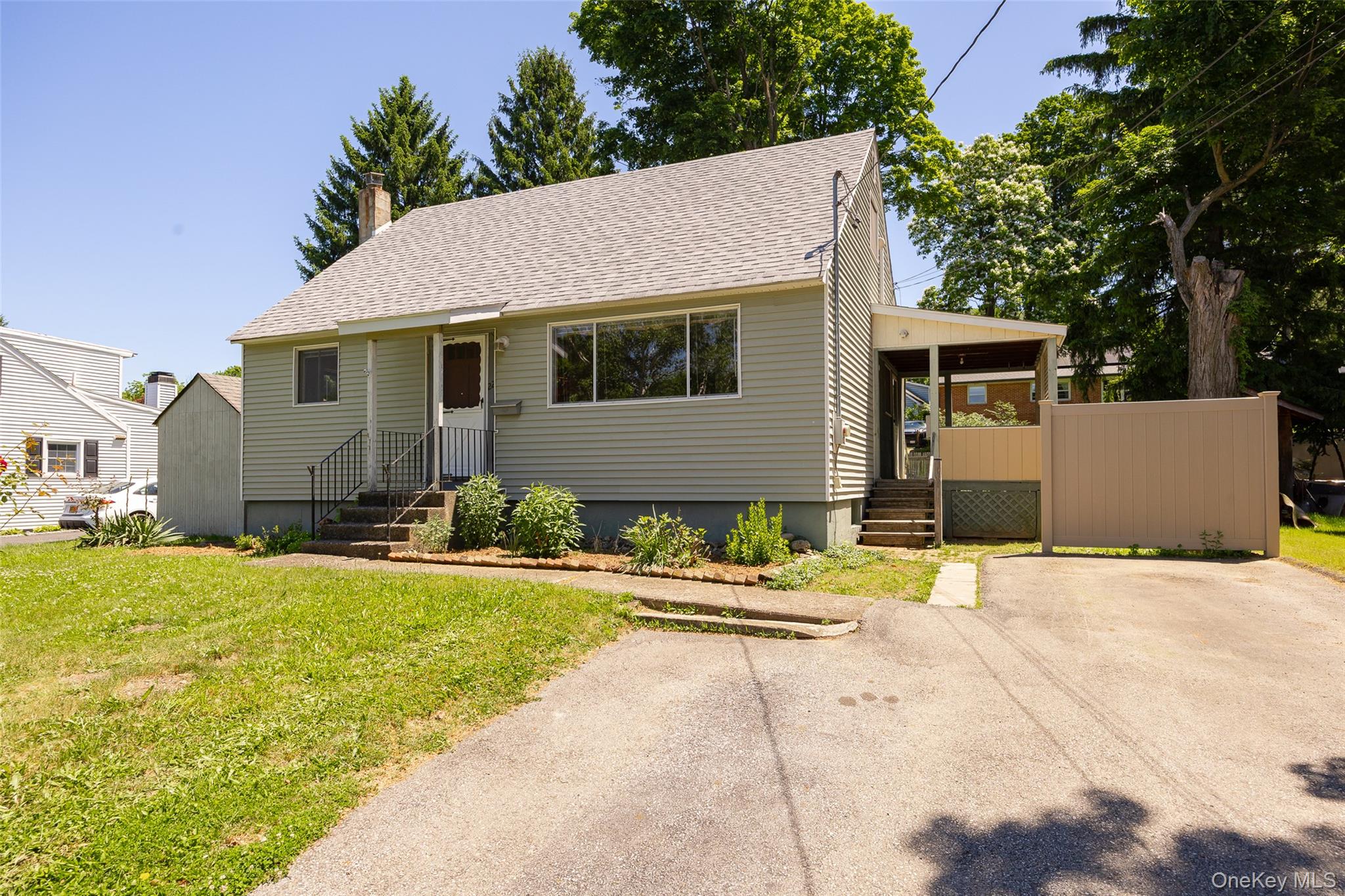 22 Howland Avenue Property Photo 2
