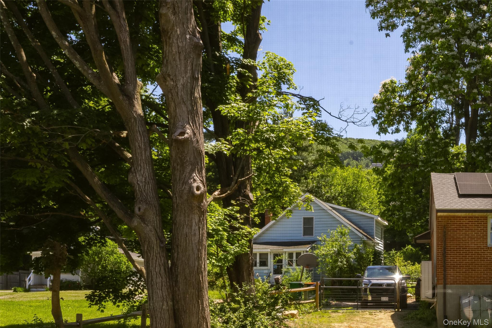 22 Howland Avenue Property Photo 22
