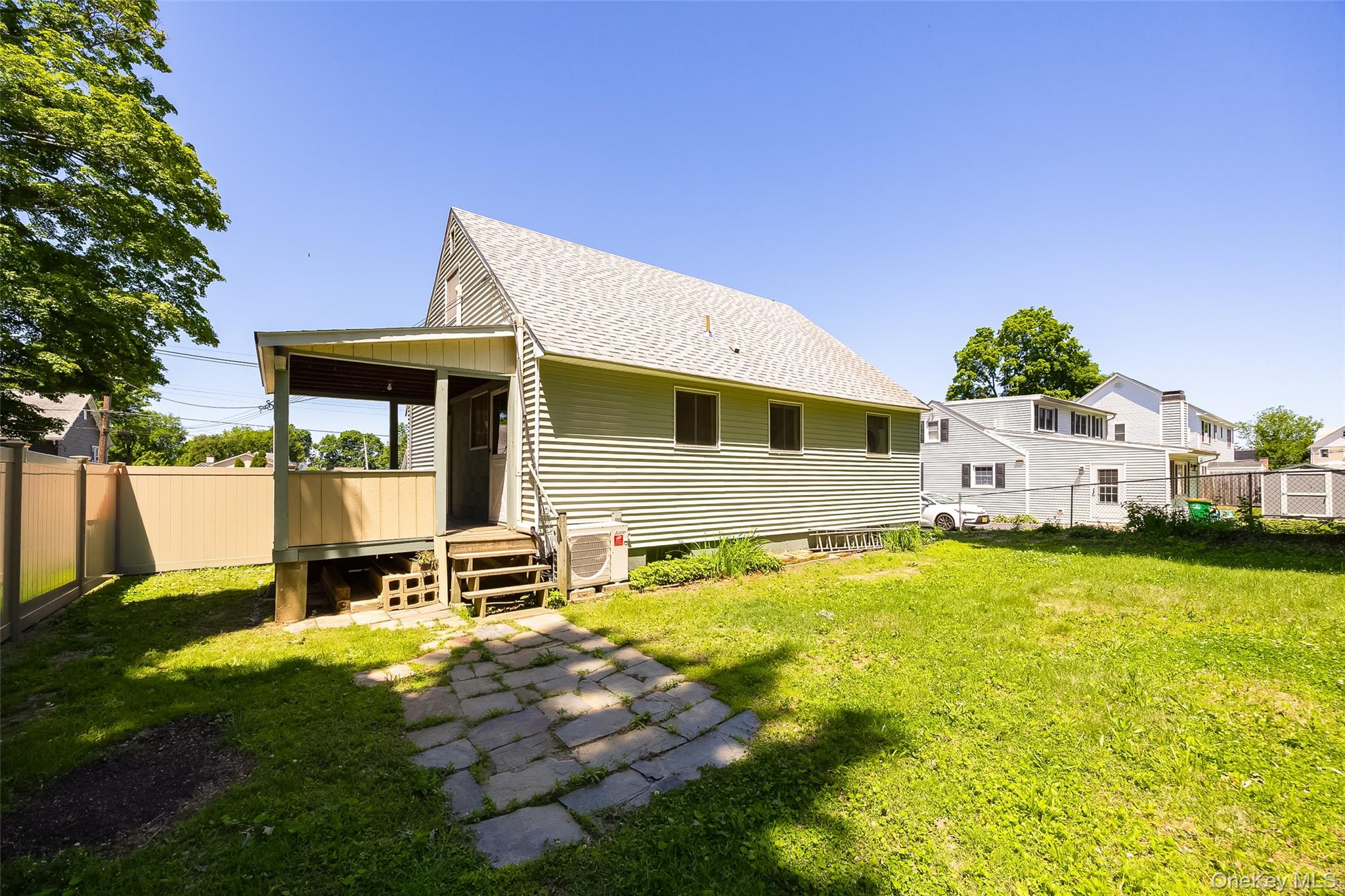 22 Howland Avenue Property Photo 23