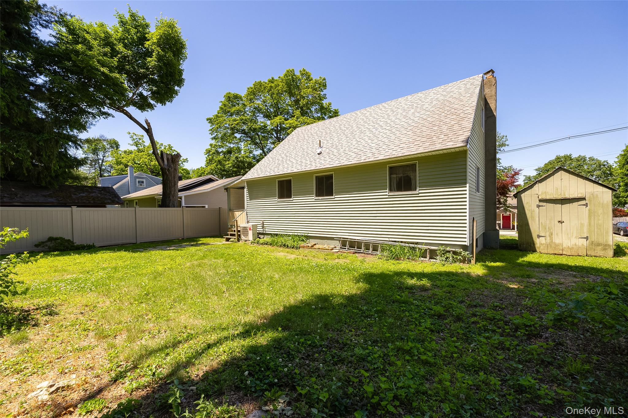 22 Howland Avenue Property Photo 24