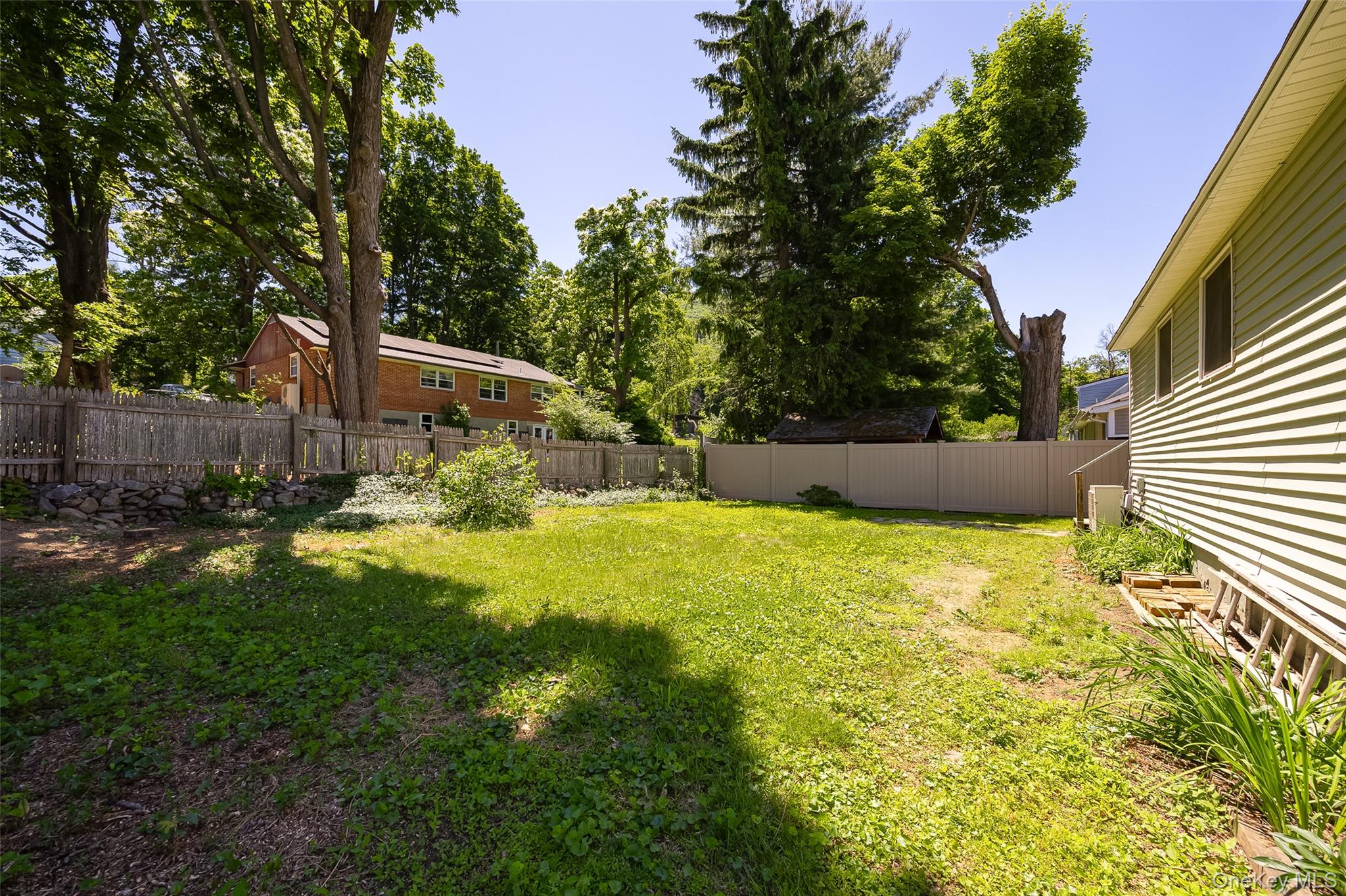 22 Howland Avenue Property Photo 25