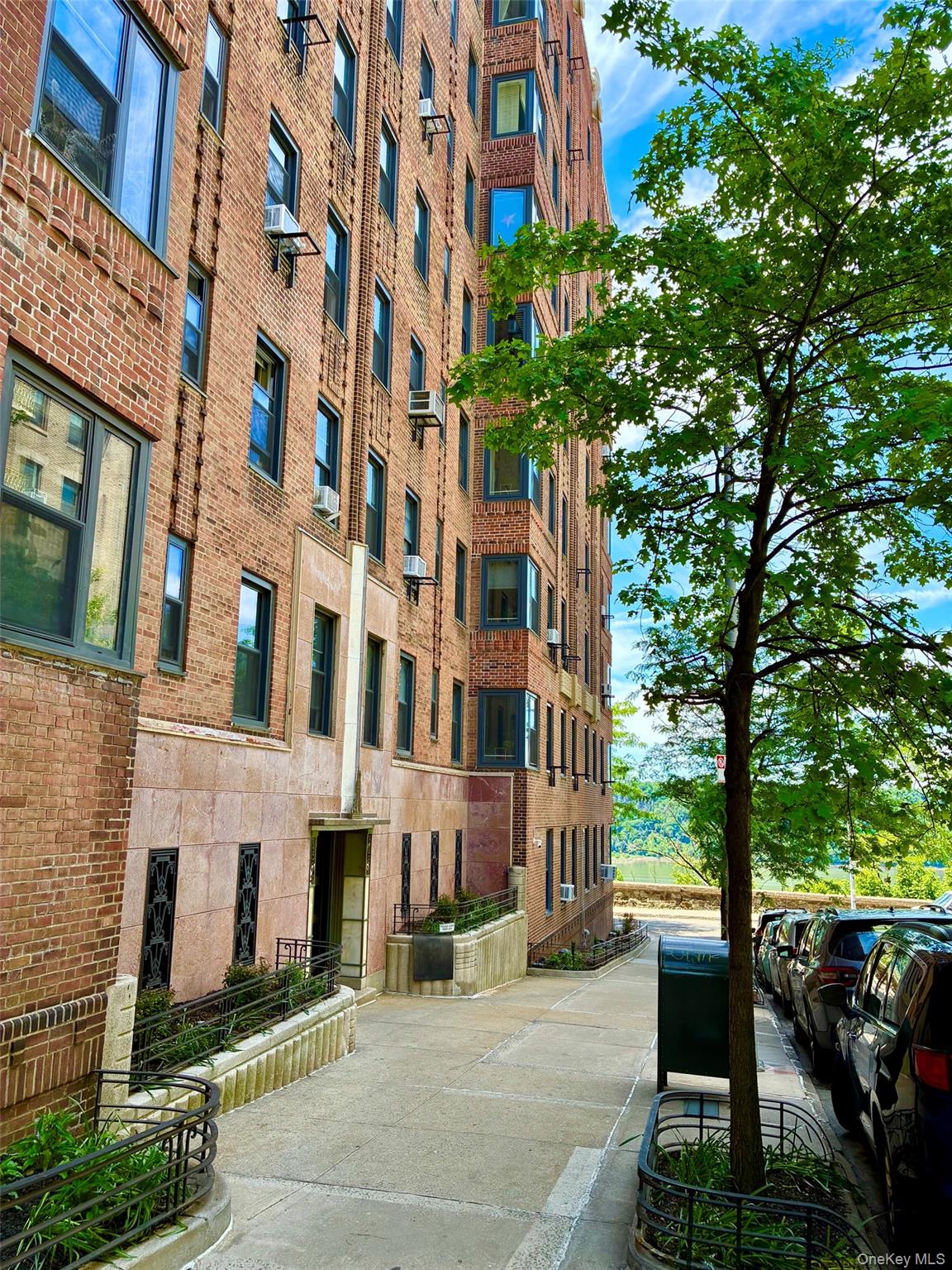 250 Cabrini Boulevard 4a Property Photo 3