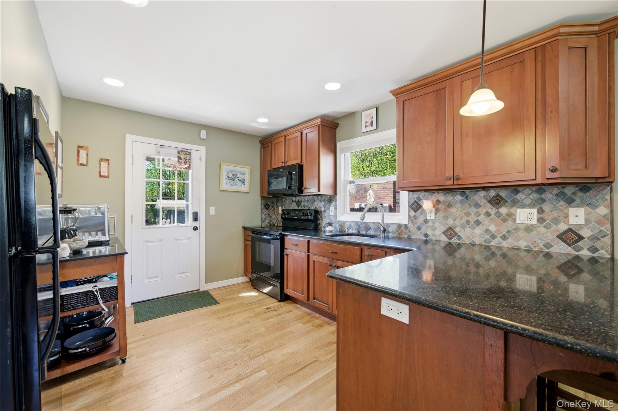 90 Fischer Avenue Property Photo 10