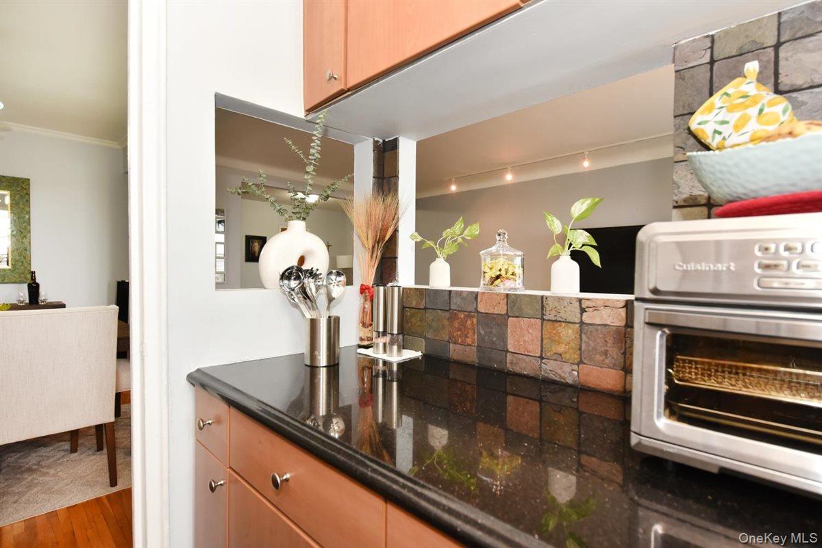 143-50 Hoover Avenue 503 Property Photo 8