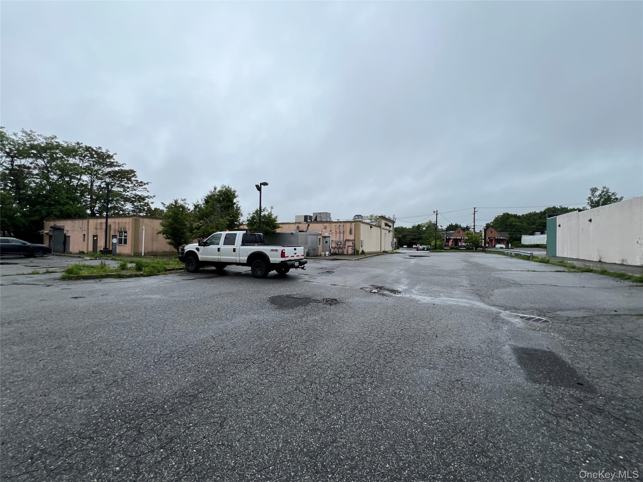 3012 A Jericho Turnpike Property Photo 14