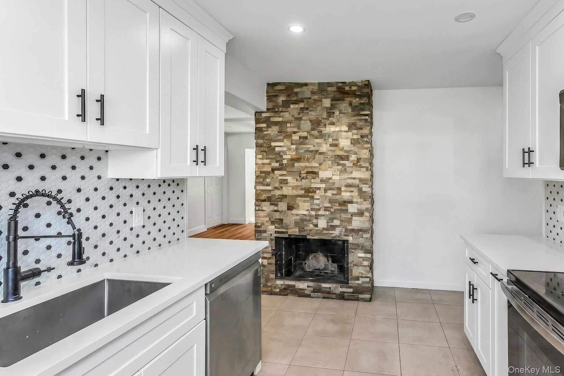 38 Fireplace Lane Property Photo 5