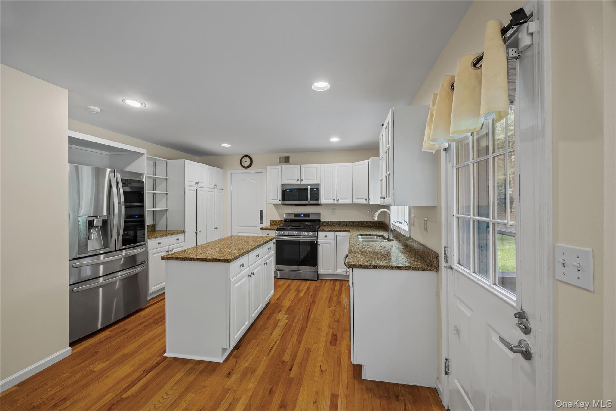 3050 Chen Court Property Photo 13