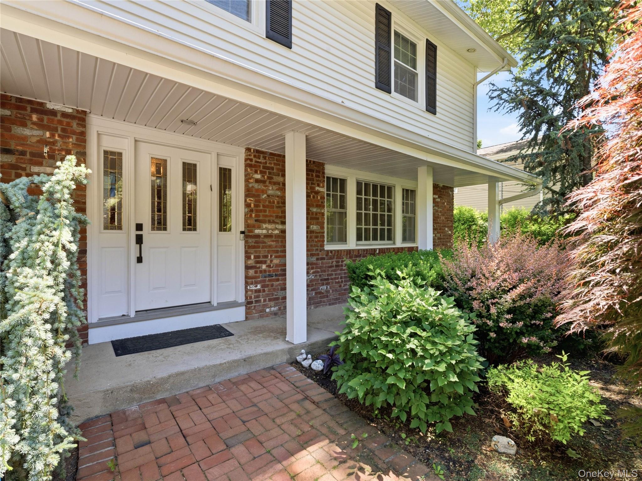 161 Cow Neck Road Property Photo 2