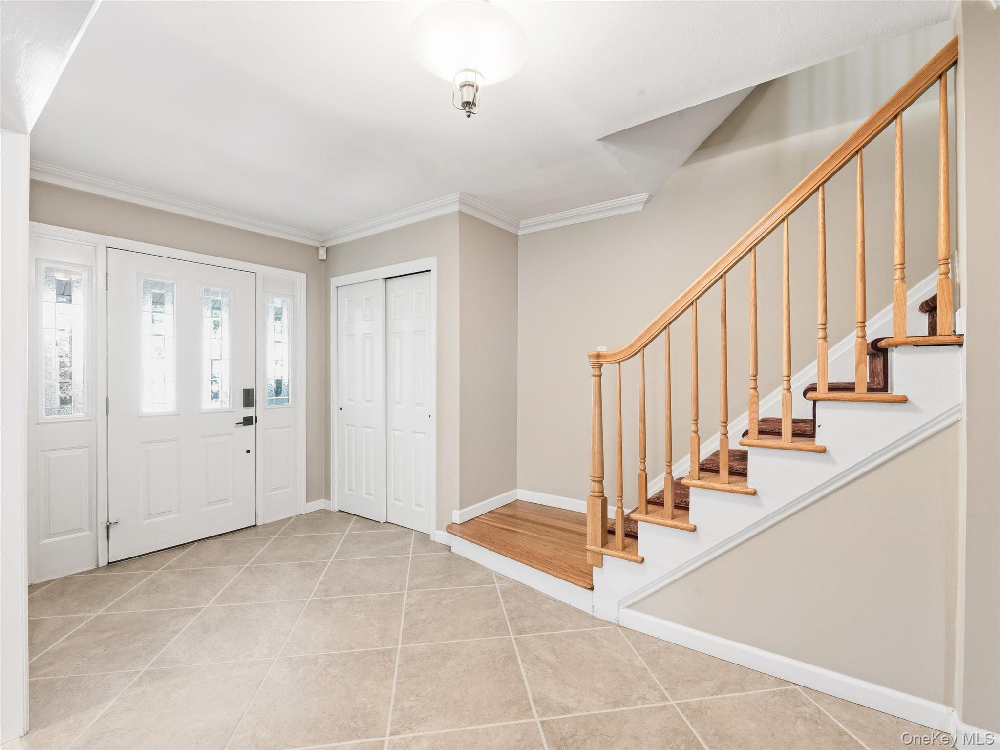 161 Cow Neck Road Property Photo 3