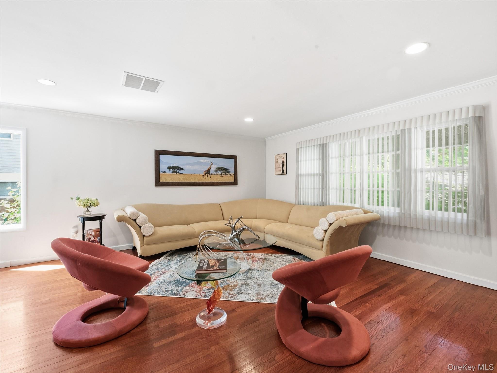 161 Cow Neck Road Property Photo 5