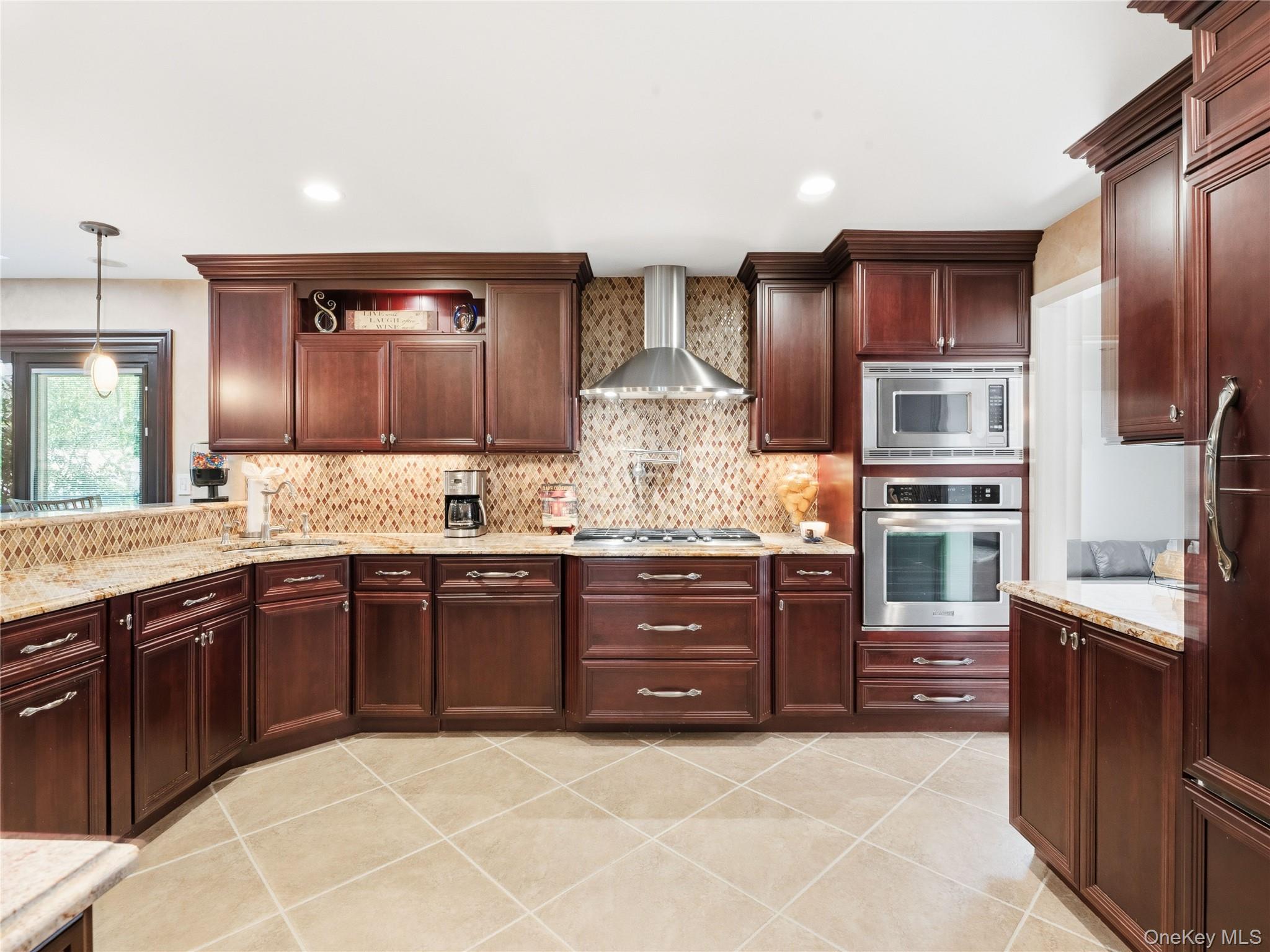 161 Cow Neck Road Property Photo 8