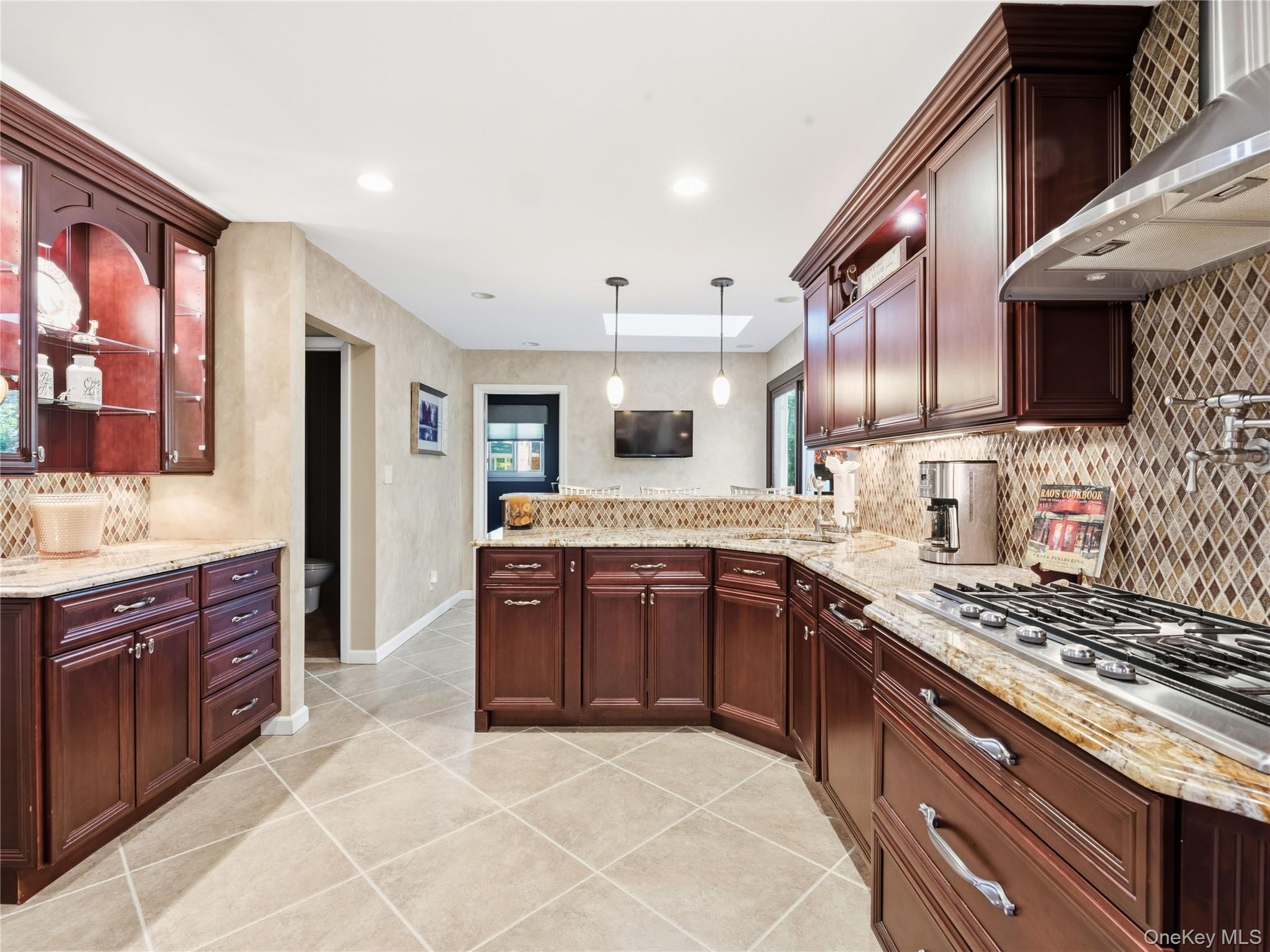 161 Cow Neck Road Property Photo 12