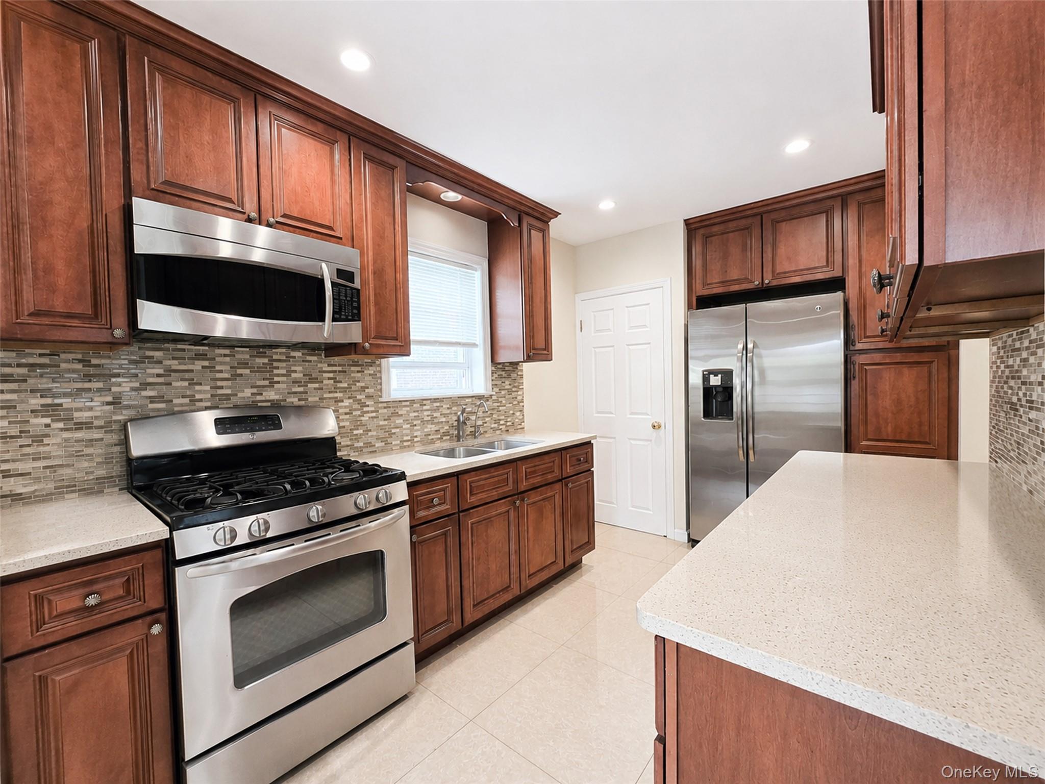 33-34 172nd Street Property Photo 6