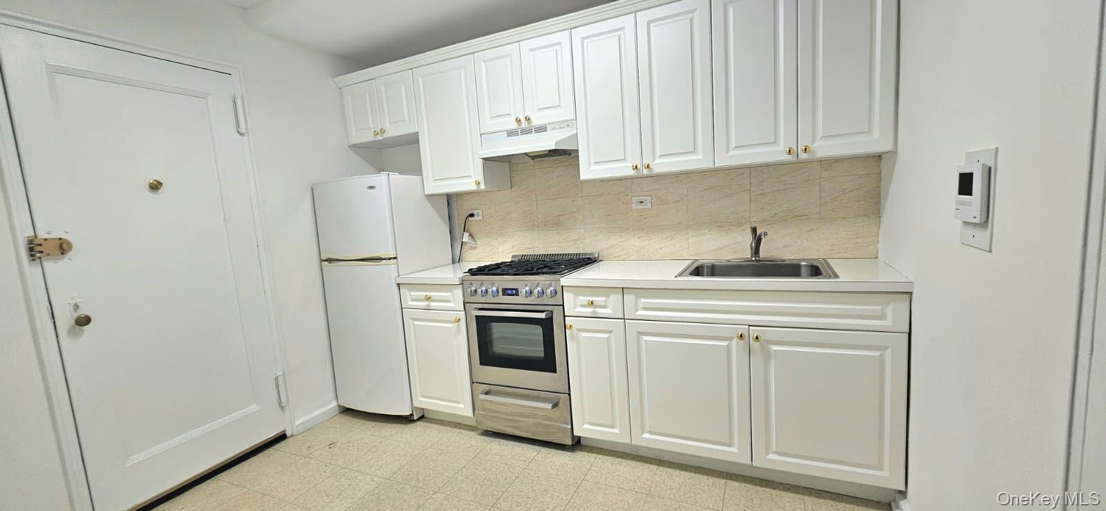 65-40 108 Street 6d Property Photo 3