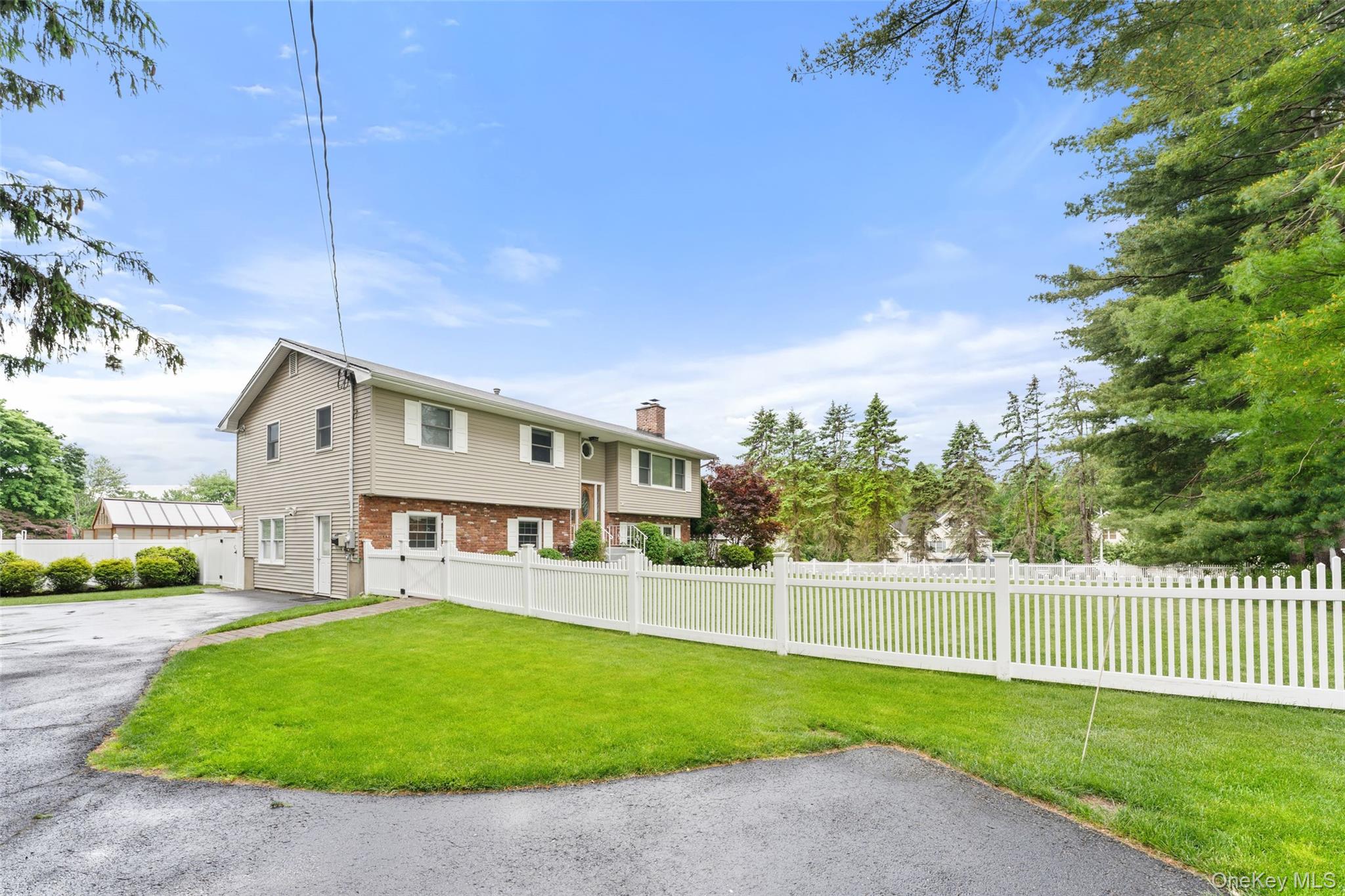 1 Sherwood Road Property Photo 4