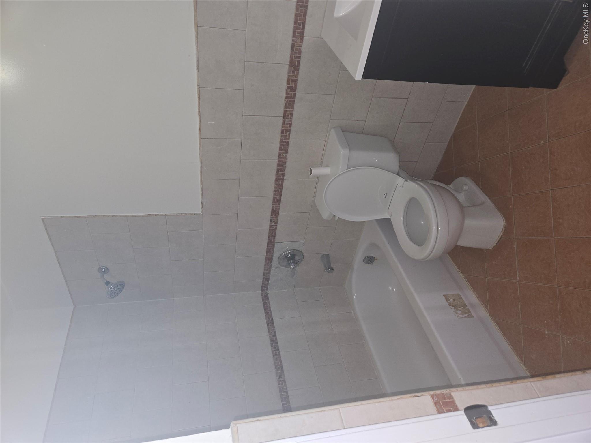404 E 54th Street 3 Property Photo 2