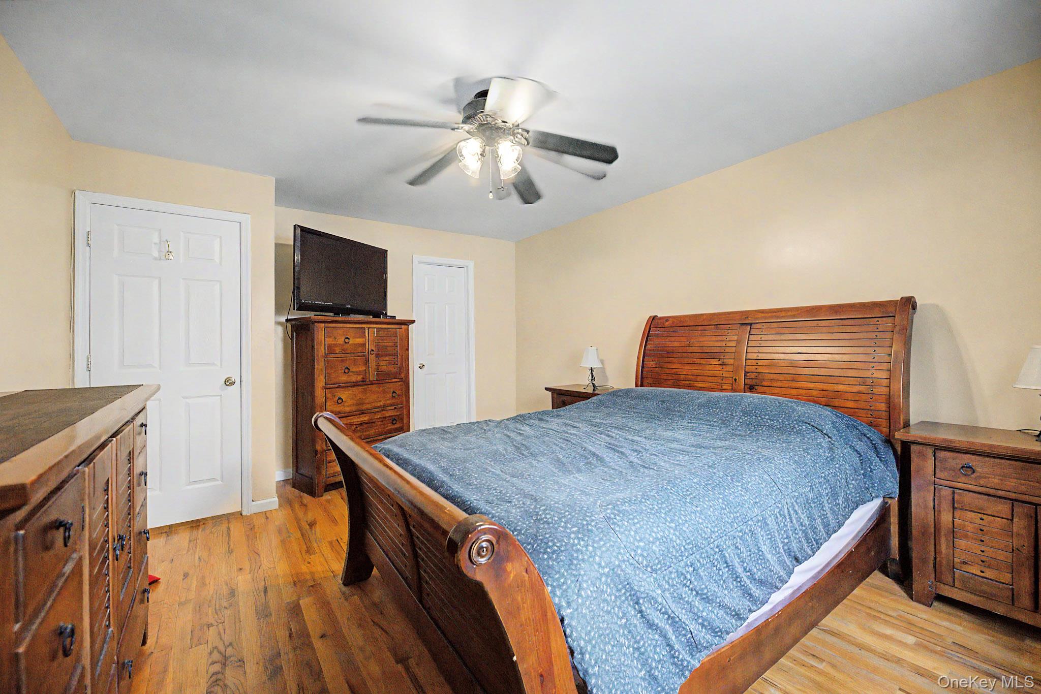2459 Lodovick Avenue Property Photo 8