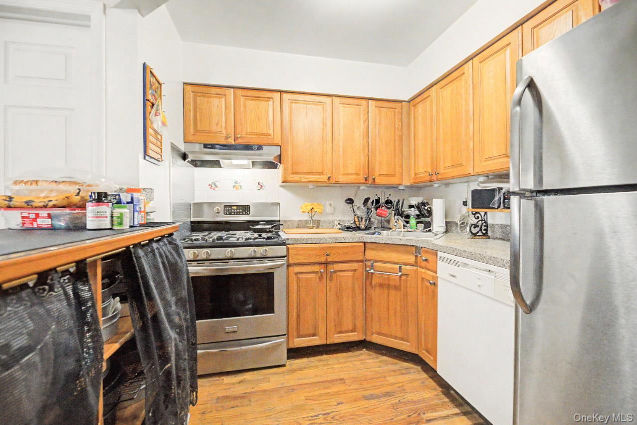 2459 Lodovick Avenue Property Photo 15