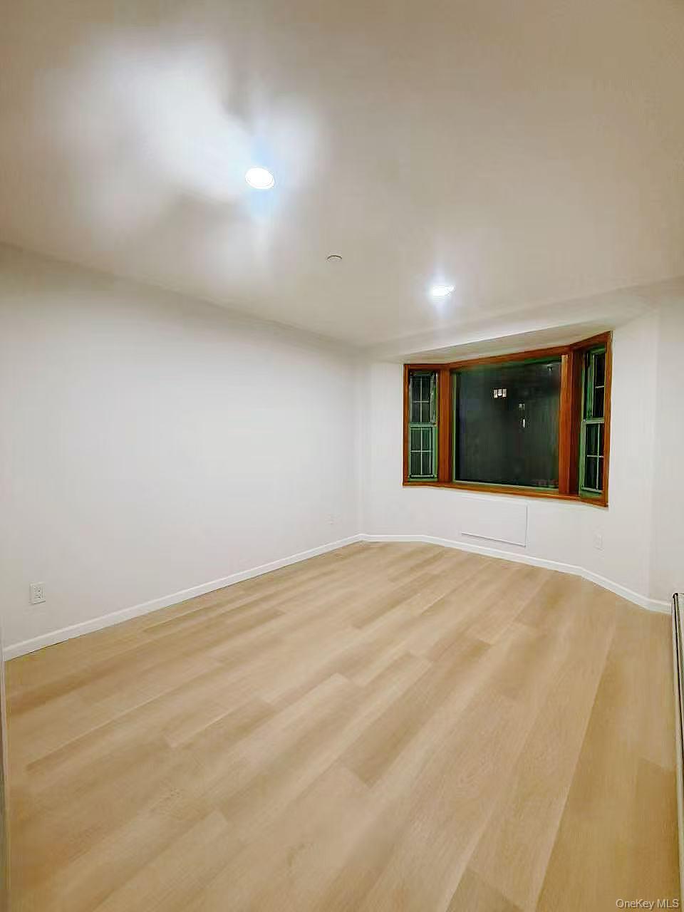 134-43 Maple Avenue 4c Property Photo 3