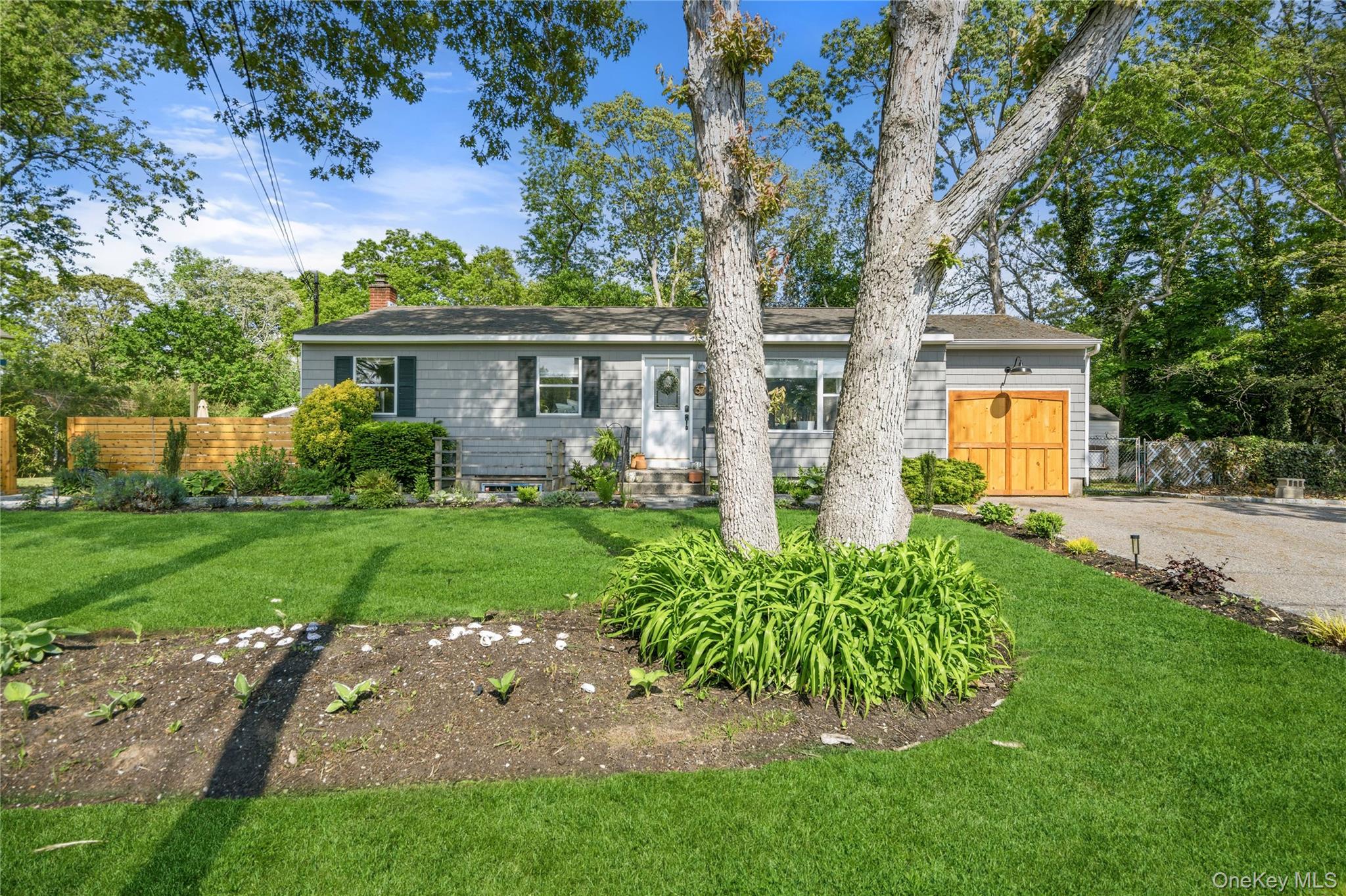 37 Aberdeen Drive Property Photo 1