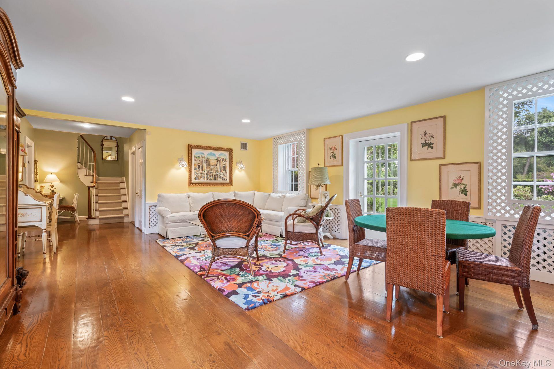 8 Stonegate Lane Property Photo 14