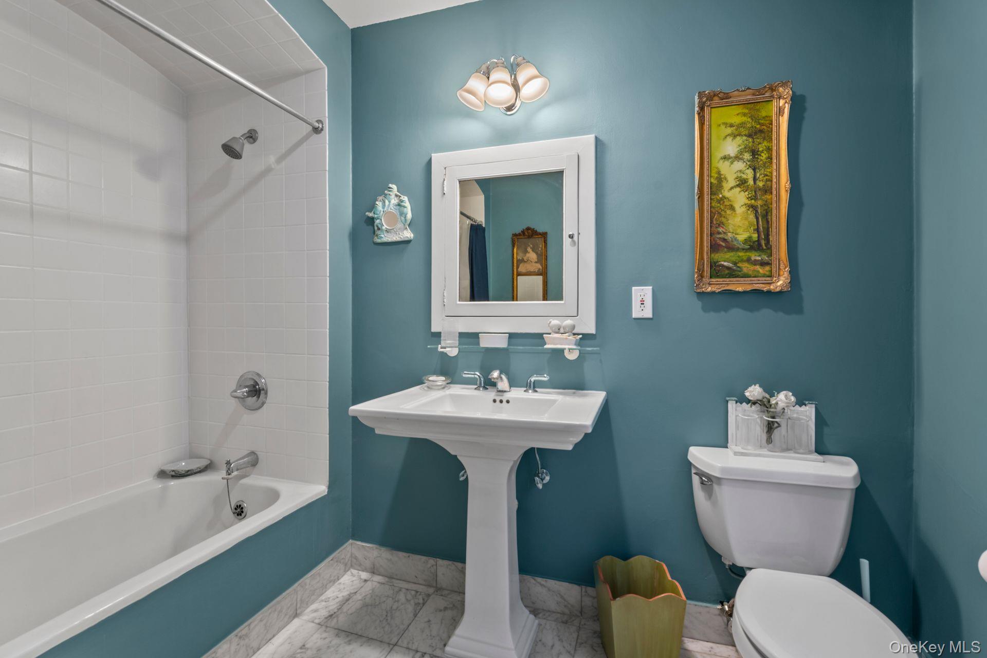 8 Stonegate Lane Property Photo 18