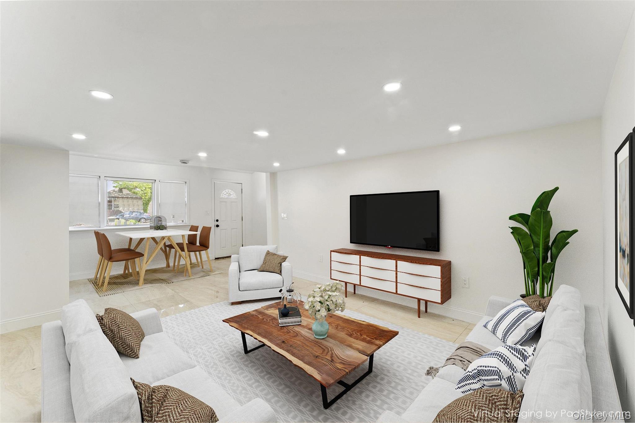 1107 Cross Bay Boulevard Property Photo 2