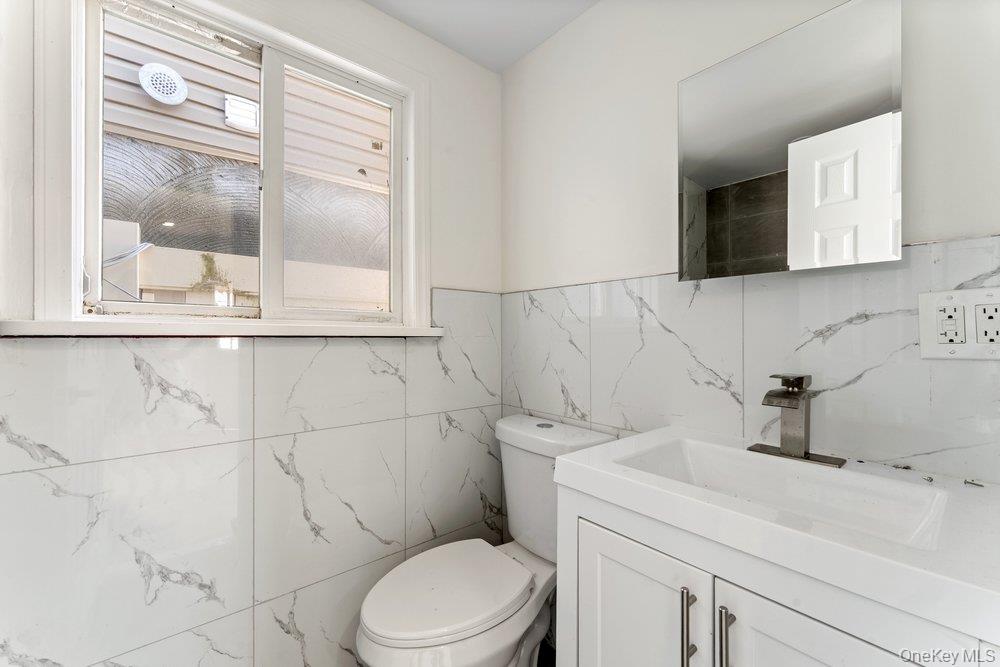 1107 Cross Bay Boulevard Property Photo 10