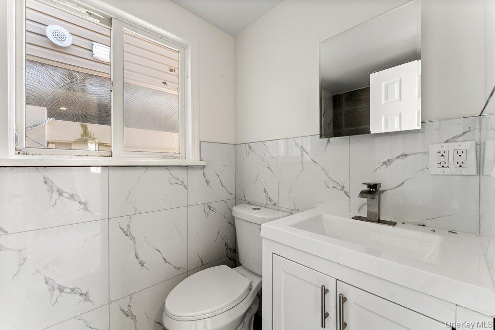 1107 Cross Bay Boulevard Property Photo 11