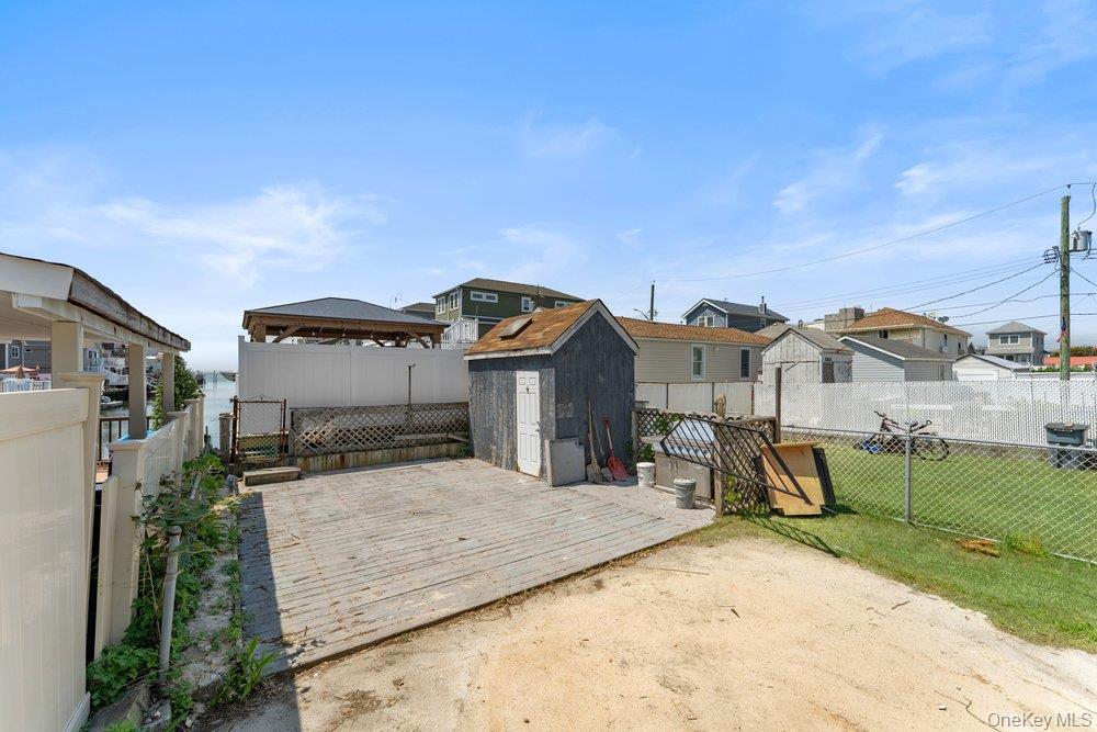 1107 Cross Bay Boulevard Property Photo 13