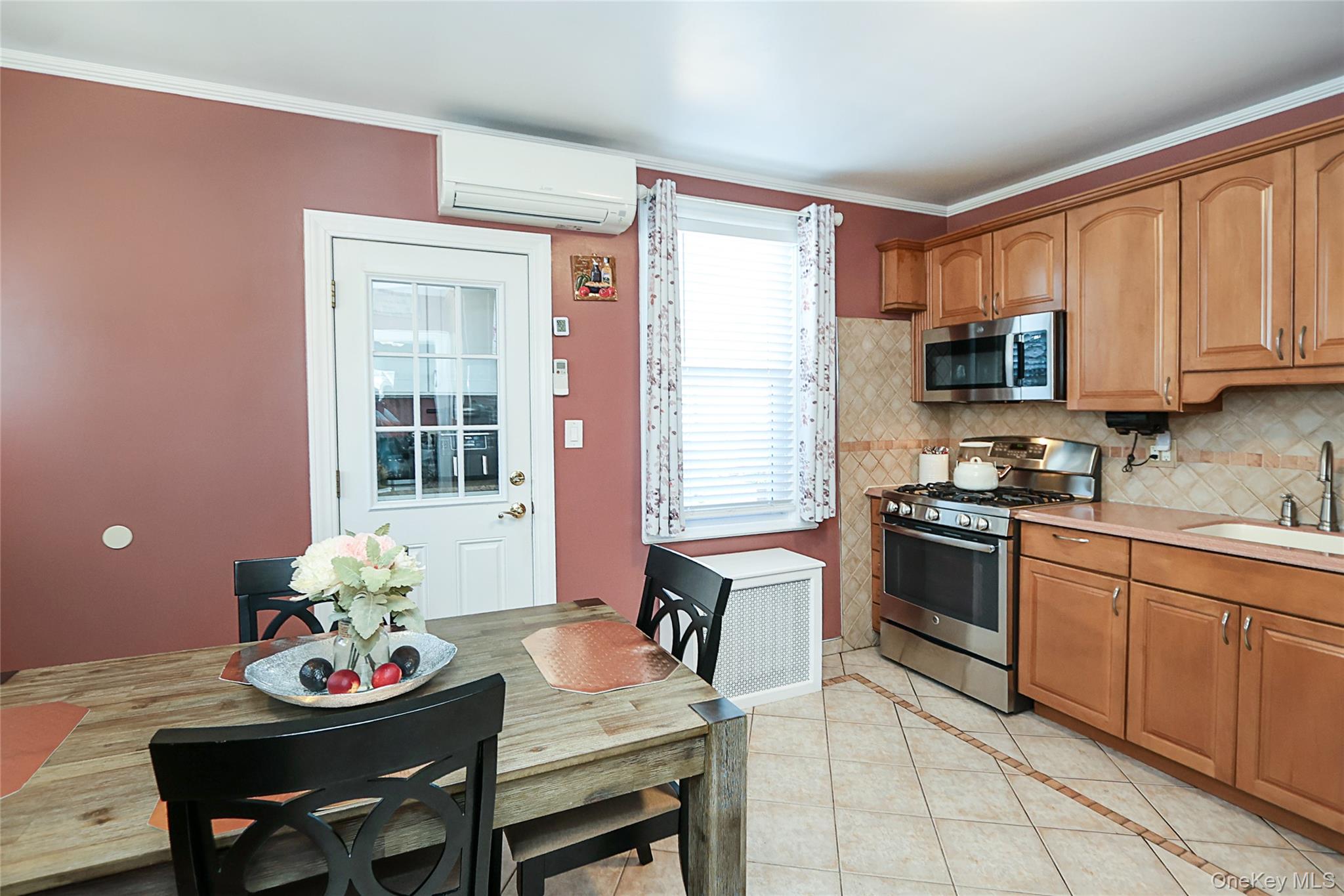 95-20 239th Street Property Photo 11