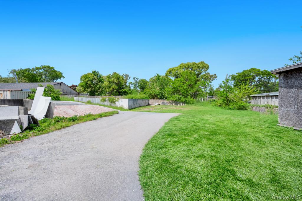 1189 Montauk Highway Property Photo 11