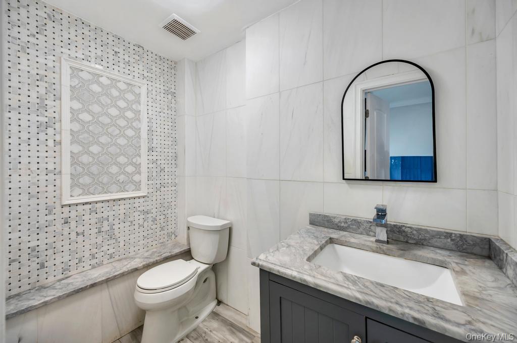 1189 Montauk Highway Property Photo 27