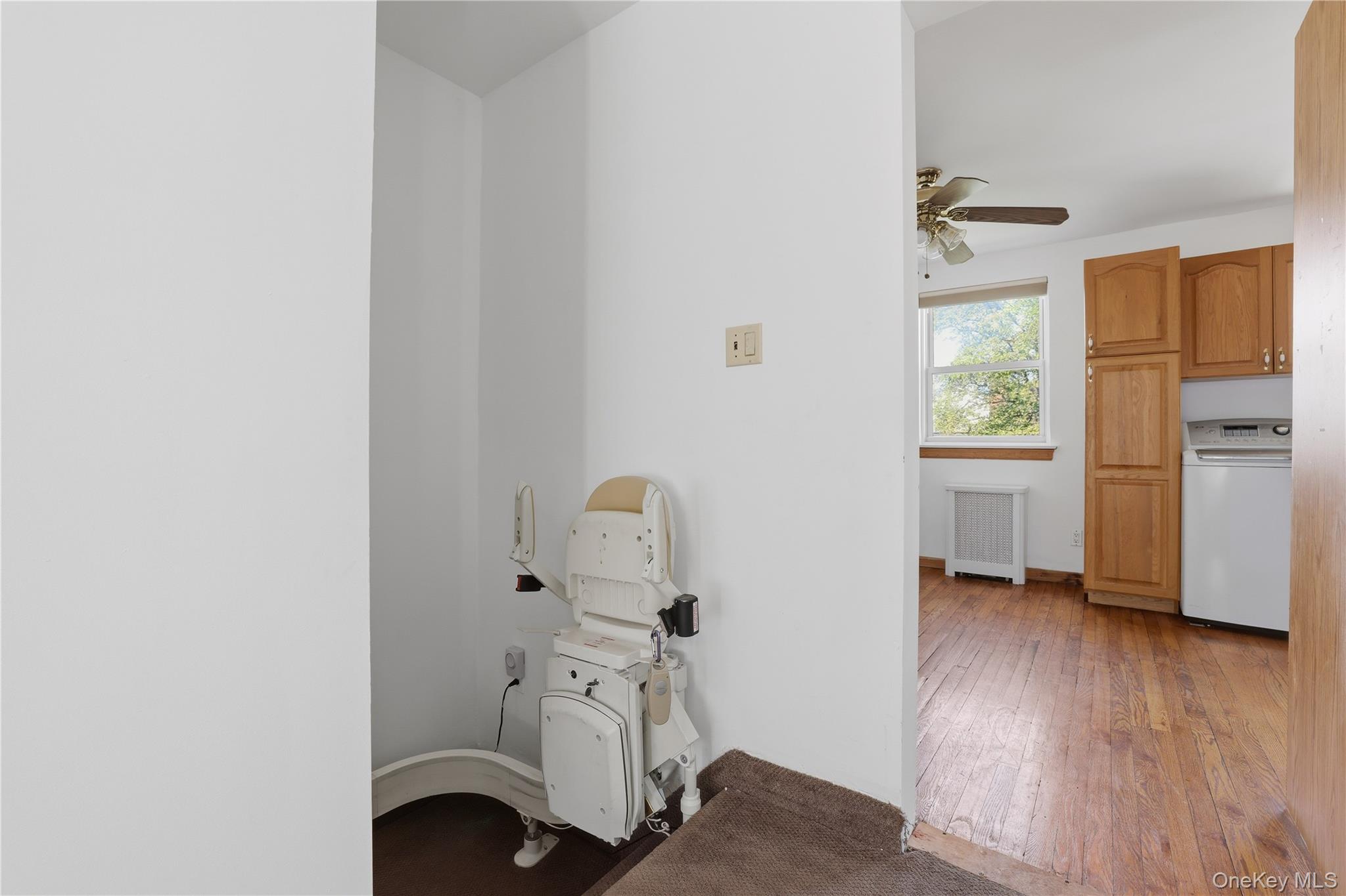 254-18 2nd Floor 75 Ave Upper Property Photo 7