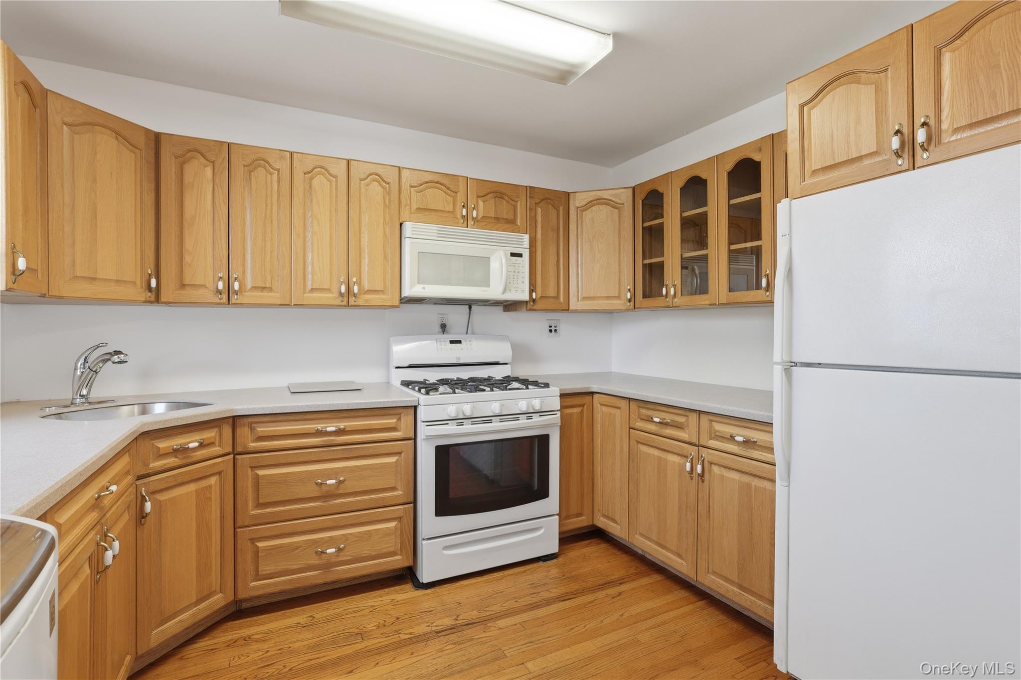 254-18 2nd Floor 75 Ave Upper Property Photo 9