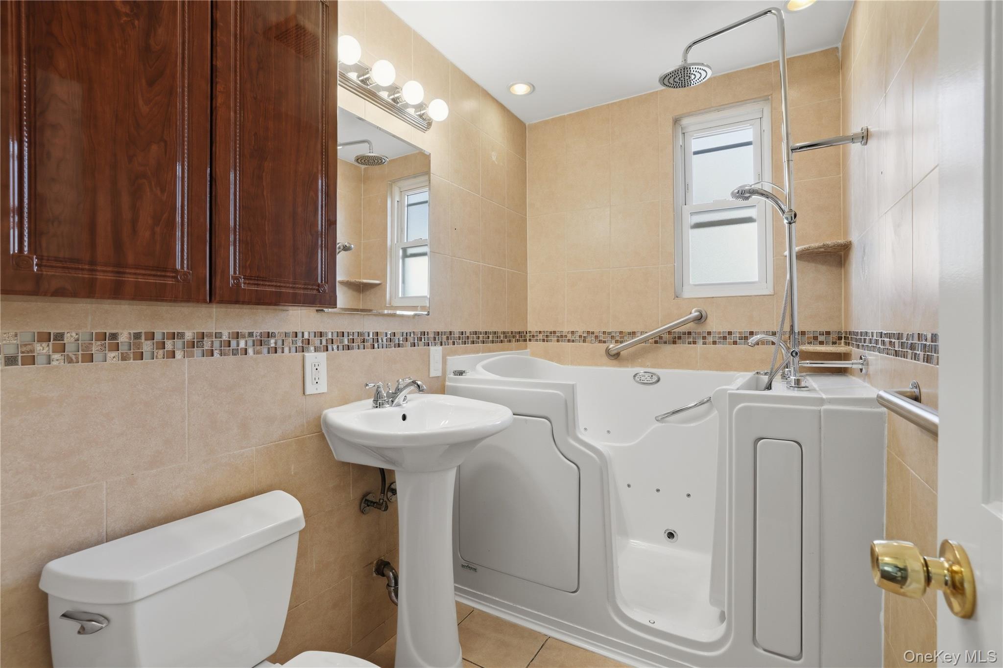 254-18 2nd Floor 75 Ave Upper Property Photo 17