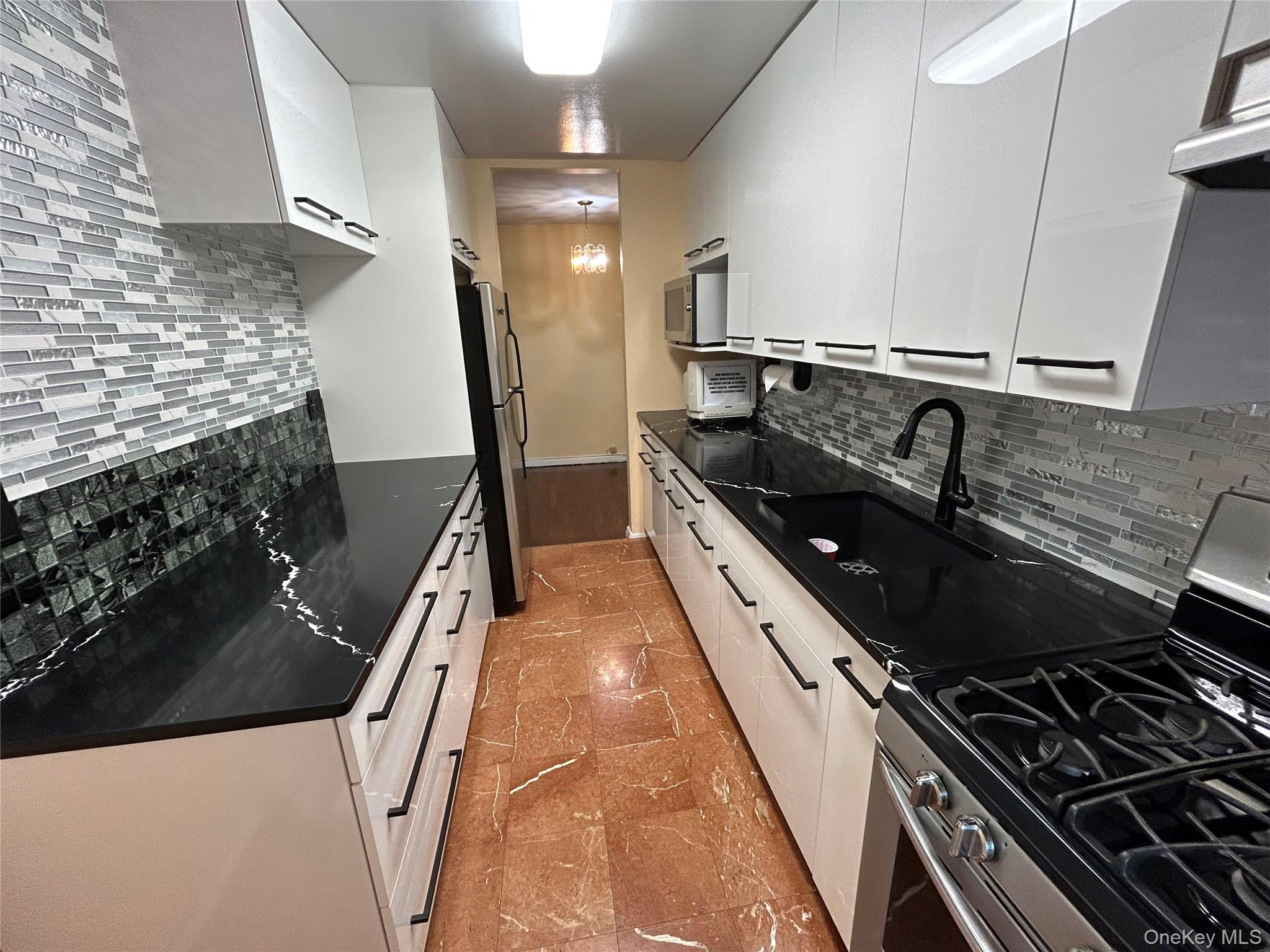 365 Bronx River Road 3j Property Photo 11