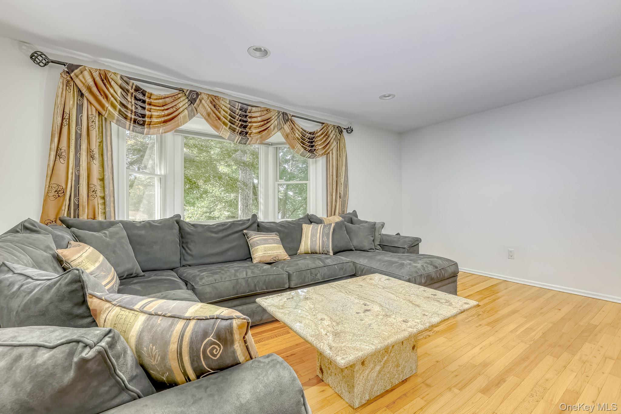 20 Dolphin Road Property Photo 5