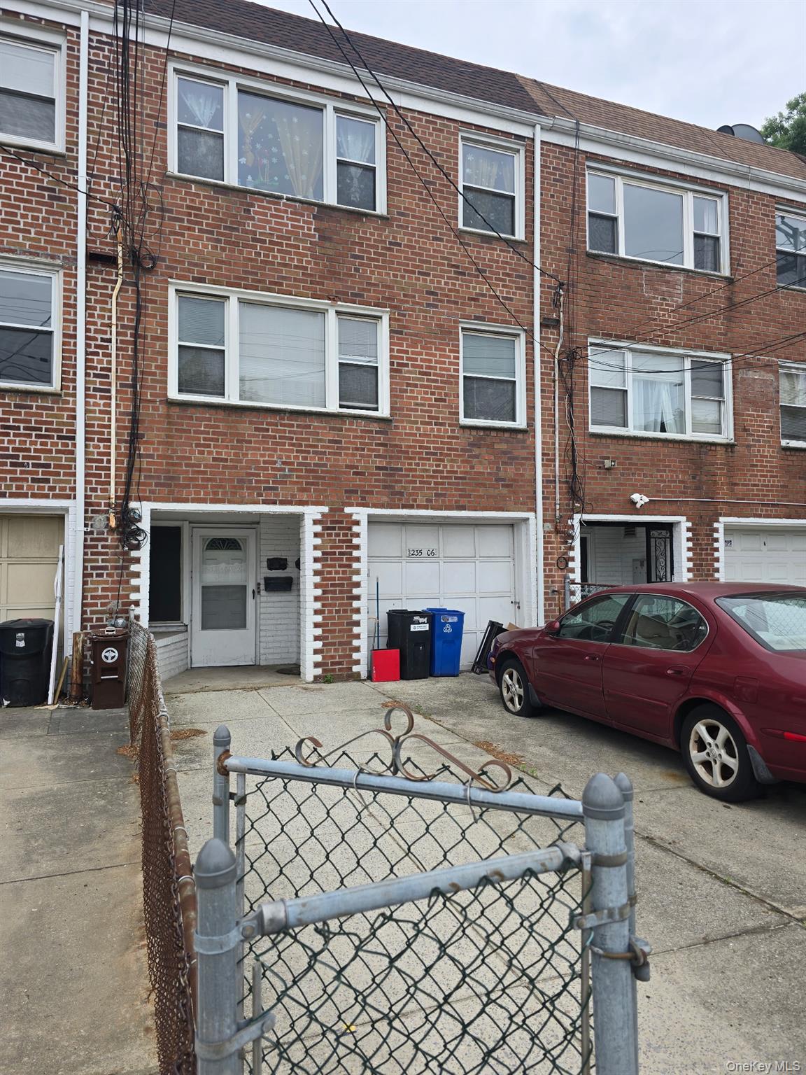 235-06 E Hillside Avenue Property Photo 2
