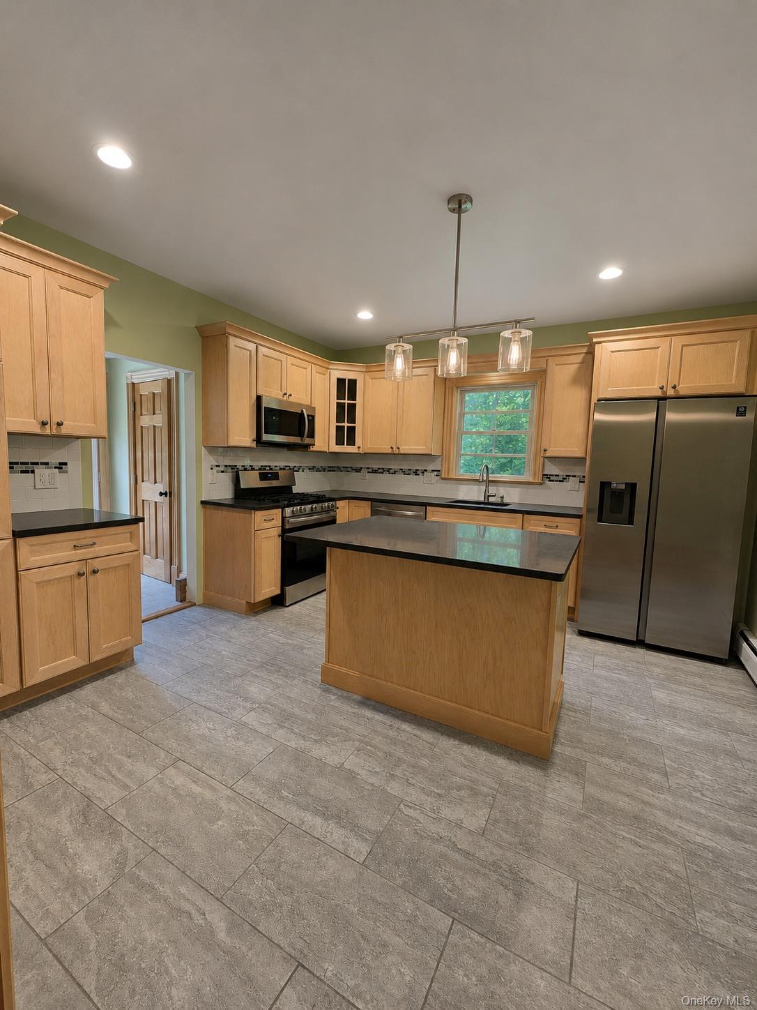 248 N Highland Avenue Property Photo 13