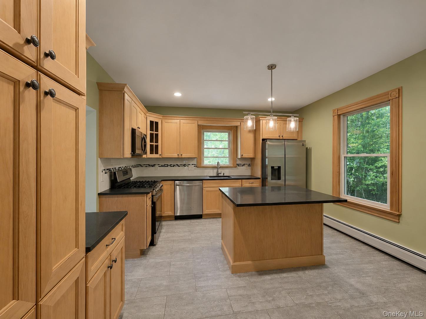 248 N Highland Avenue Property Photo 14