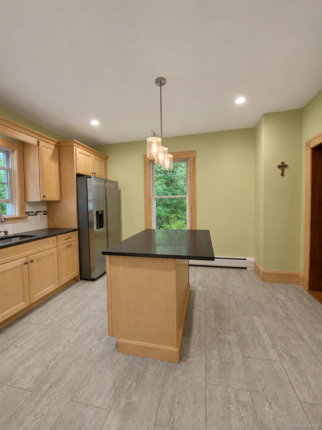 248 N Highland Avenue Property Photo 16