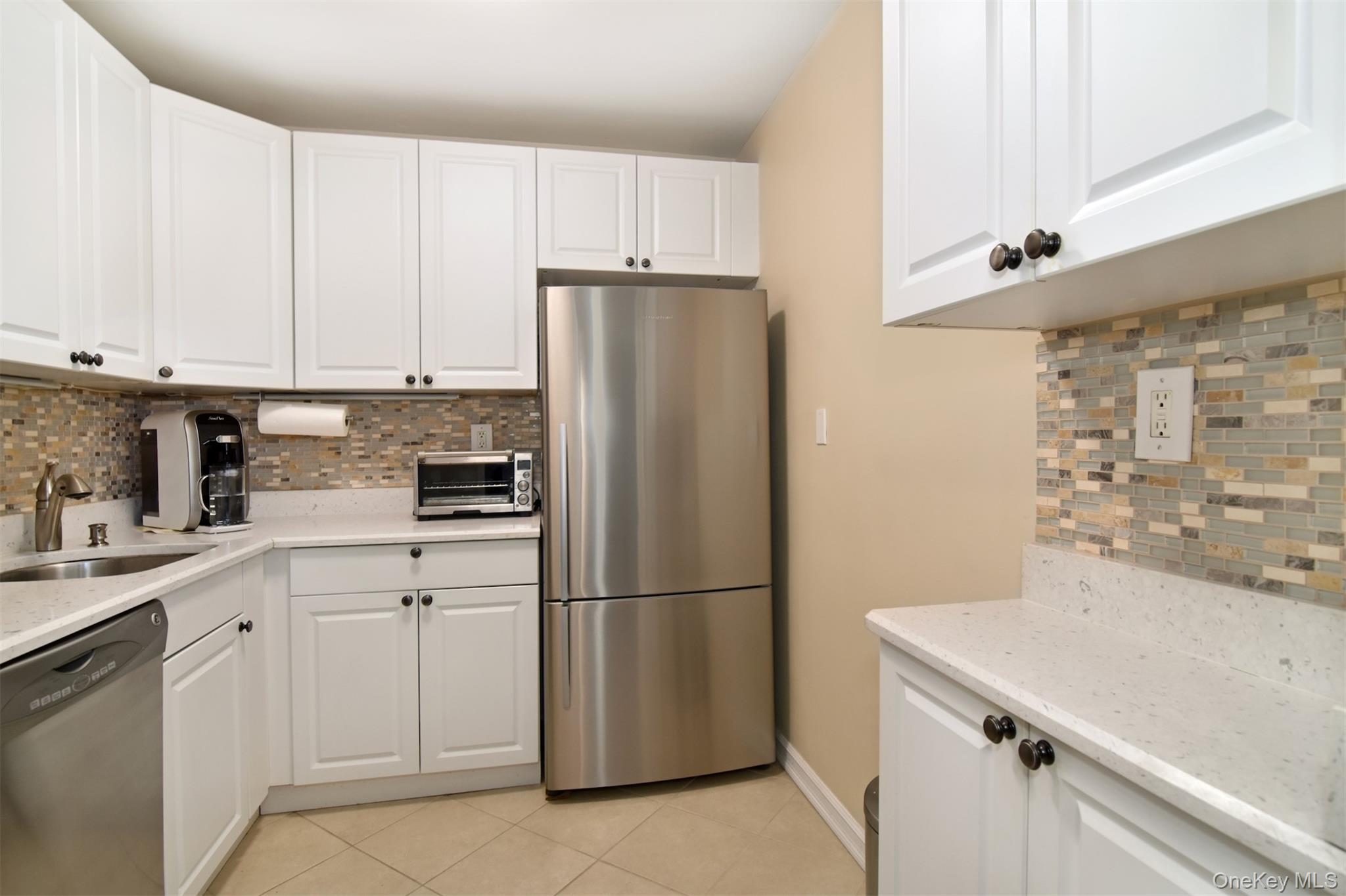 21 Fairview Avenue 717 Property Photo 5